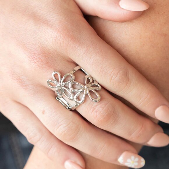 Paparazzi Jewelry Accessories - Perennial Pair - Silver Ring - Vintage - Picture 3 of 4